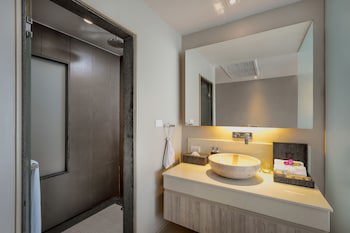 Cape Sienna Gourmet Hotel & Villas