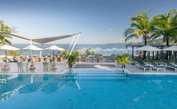 Cape Sienna Gourmet Hotel & Villas