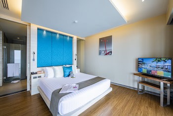 Cape Sienna Gourmet Hotel & Villas