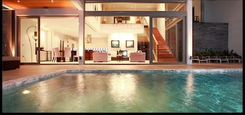 Cape Sienna Gourmet Hotel & Villas