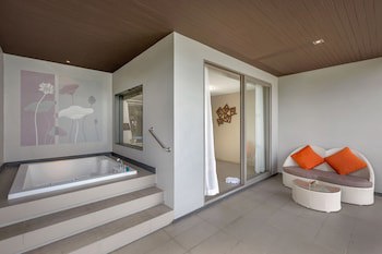 Cape Sienna Gourmet Hotel & Villas