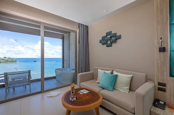 Cape Sienna Gourmet Hotel & Villas