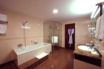 Kempinski Hotel Khan Palace