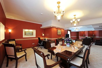 Kempinski Hotel Khan Palace