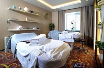 Kempinski Hotel Khan Palace