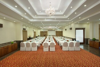 Royal Orchid Fort Resort