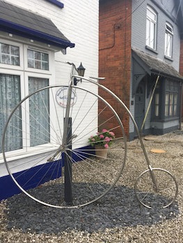 Penny Farthing Hotel