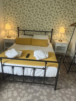 Penny Farthing Hotel