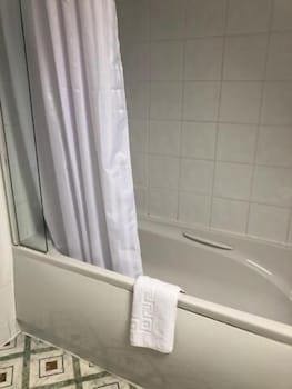 Penny Farthing Hotel