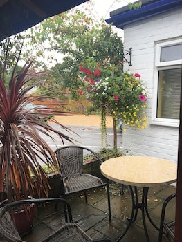 Penny Farthing Hotel