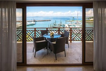 Hotel Bannister By Mint