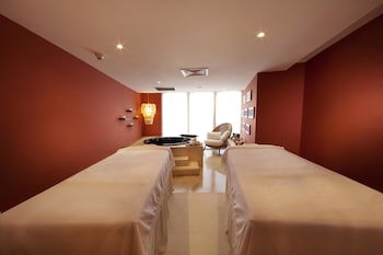 Hotel Bannister By Mint
