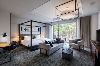 Kyukaruizawa Kikyo, Curio Collection By Hilton