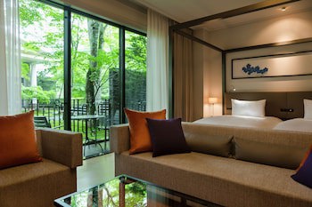 Kyukaruizawa Kikyo, Curio Collection By Hilton