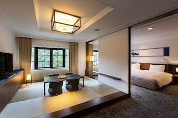 Kyukaruizawa Kikyo, Curio Collection By Hilton