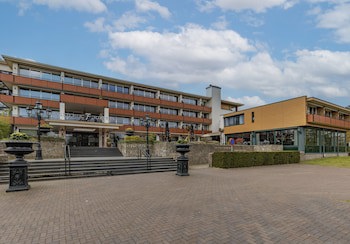 Fletcher Familiehotel De Hunzebergen