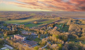 Fletcher Familiehotel De Hunzebergen