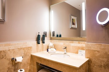 Doubletree By Hilton Milton Keynes