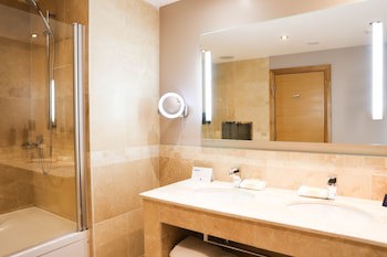 Doubletree By Hilton Milton Keynes