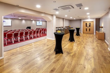 Doubletree By Hilton Milton Keynes