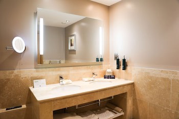 Doubletree By Hilton Milton Keynes