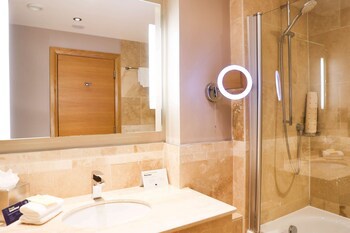 Doubletree By Hilton Milton Keynes