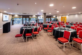 Doubletree By Hilton Milton Keynes