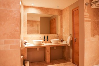 Doubletree By Hilton Milton Keynes