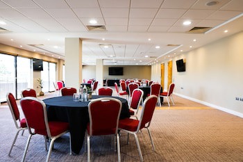 Doubletree By Hilton Milton Keynes