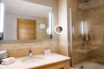 Doubletree By Hilton Milton Keynes