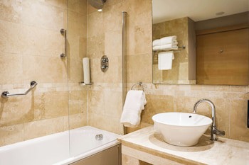 Doubletree By Hilton Milton Keynes