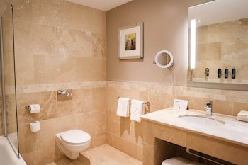 Doubletree By Hilton Milton Keynes