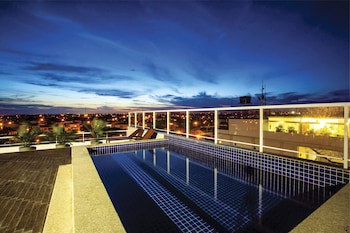 Malibu Plaza Hotel