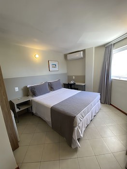 Malibu Plaza Hotel