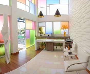 Malibu Plaza Hotel