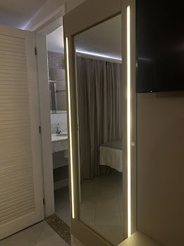 Malibu Plaza Hotel