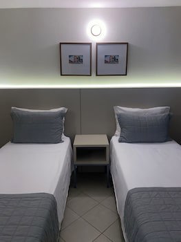Malibu Plaza Hotel