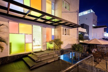 Malibu Plaza Hotel