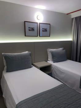 Malibu Plaza Hotel