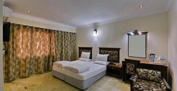 Hotel Taj Darbar
