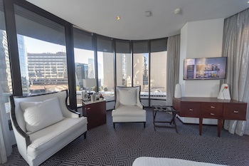 Davinci Hotel And Suites On Nelson Mandela Square