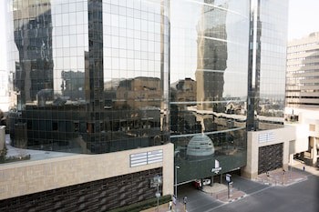 Davinci Hotel And Suites On Nelson Mandela Square
