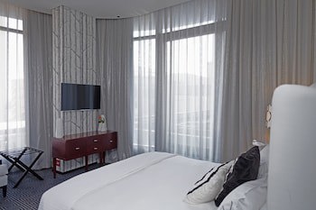 Davinci Hotel And Suites On Nelson Mandela Square