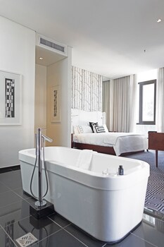 Davinci Hotel And Suites On Nelson Mandela Square