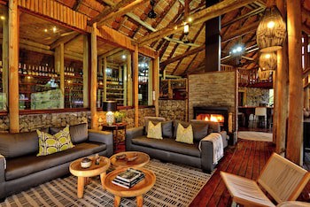 Rhino Post Safari Lodge