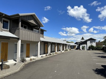 Arena Lodge