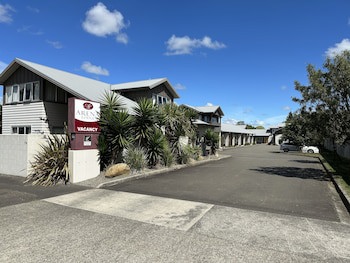 Arena Lodge