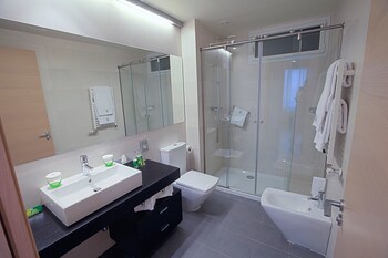 Sercotel Jardines De Uleta Suites