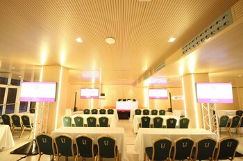 Sercotel Jardines De Uleta Suites