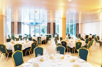 Sercotel Jardines De Uleta Suites